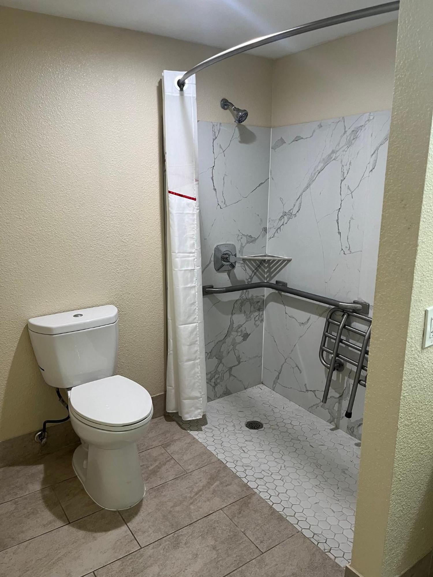 Red Roof Inn Haltom City Екстер'єр фото